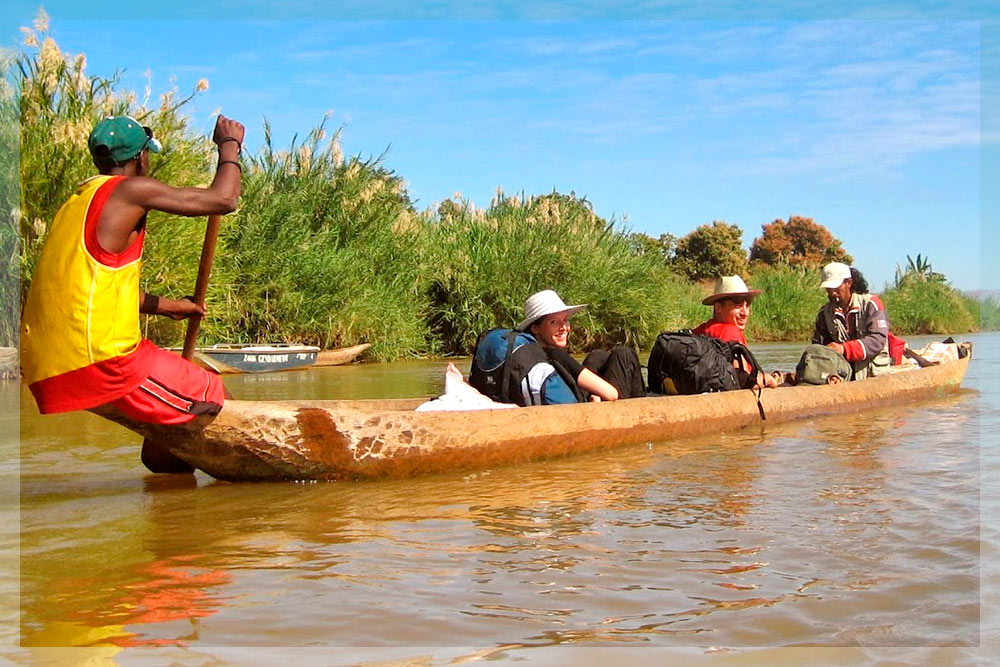 river trip along tsiribihina river
